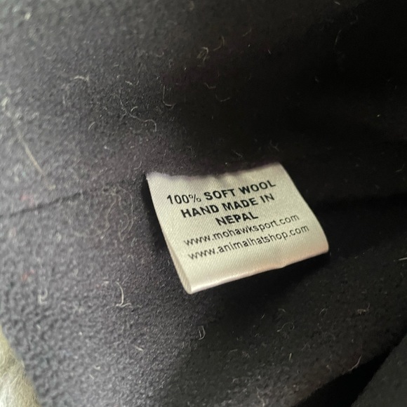 NWOT Owl Fleece lined Beanie + pom poms - Picture 2 of 5